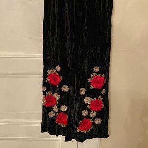 Velvet High waisted pants w/ Rose Applique